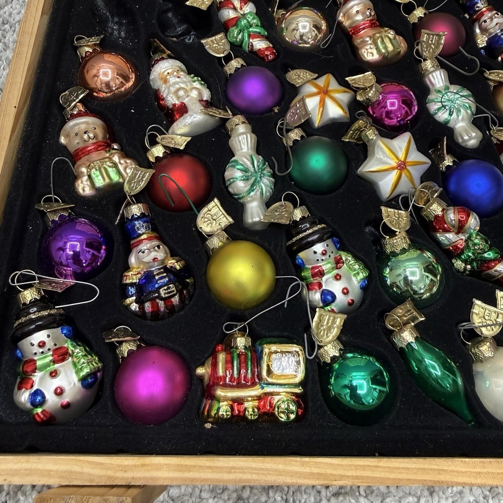 Thomas Pacconi Museum Series Miniature Christmas Ornament In Wood Box (READ) 46 - Picture 4 of 16